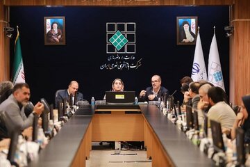 نشست بازآفرینی