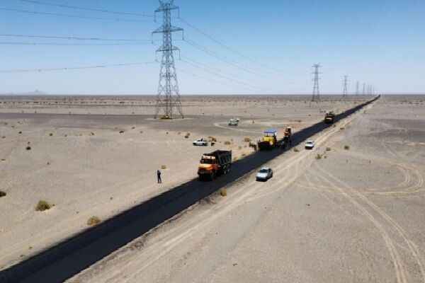 اجرای ۷۰۴ کیلومتر بهسازی و روکش آسفالت در محورهای مواصلاتی سیستان و بلوچستان روکش آسفالت