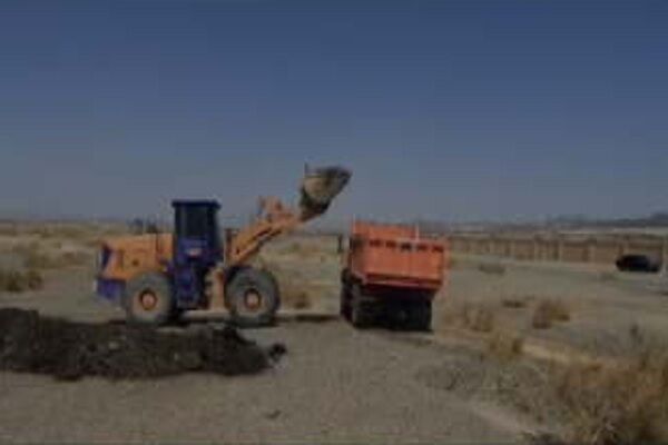 انجام عملیات تسطیح و تثبیت جاده حفاظتی فرودگاه بینالمللی زاهدان زاهدان