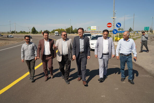 ۷ کیلومتر از محور سهراهی سربند به سمت مشکینشهر اردبیل زیر ترافیک رفت ببینید : عبور موقت ۷ کیلومتر از محور سهراهی سربند به سمت مشکینشهر