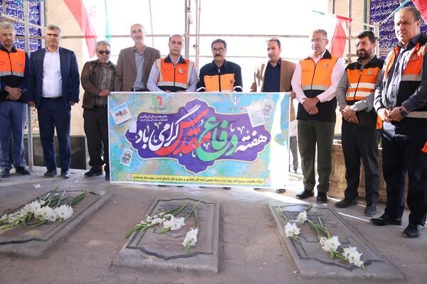 ببینید| تجدید میثاق کارکنان راهداری چهارمحال وبختیاری با شهدا در هفته دفاع مقدس