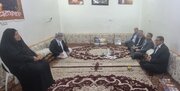 ببینید | دیدار مدیرکل راه و شهرسازی خوزستان با خانواده همکار شهید حسن زهیری