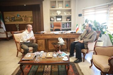 دیدار نماینده اصفهان با گلپایگانی