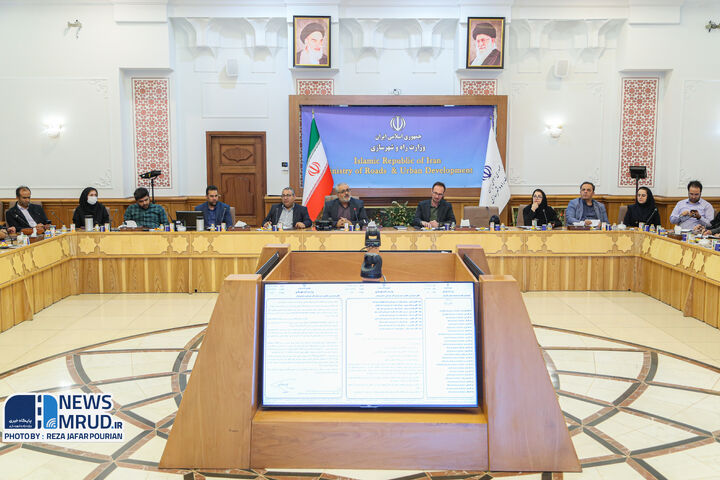 ببینید |  نشست هم اندیشی معاونان شهرسازی و معماری ادارت کل استانی با معاونت شهرسازی و معماری