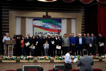 ویدیو| مراسم تجلیل و قدردانی از خانواده گرانقدر معظم شهدا زیرمجموعه وزارت راه و شهرسازی به مناسبت هفته دفاع مقدس برگزار شد.
