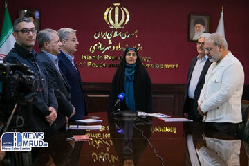 ببینید|آغاز عملیات ریل گذاری راه آهن کرمانشاه-خسروی با دستور وزیر راه و شهرسازی