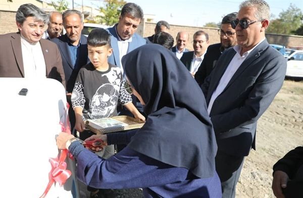 ایستگاه شتابنگاری نسل جدید در روستای "طلاتپه" توسط رئیس مرکز تحقیقات راه، مسکن و شهرسازی افتتاح شد