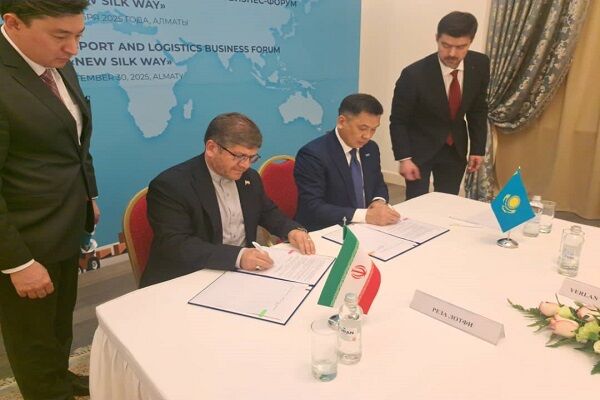 امضای تفاهم‌نامه توسعه حمل و نقل ریلی میان ایران و قزاقستان