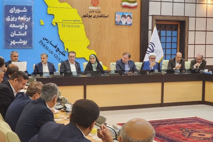 تأکید وزیر راه و شهرسازی بر لزوم اجرای وعدهها با پشتوانه مالی در بوشهر ع