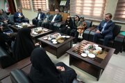 ببینید | تجلیل وزیر راه و شهرسازی از خانواده‌های معظم شهدا در بوشهر