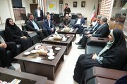 ببینید | تجلیل وزیر راه و شهرسازی از خانواده‌های معظم شهدا در بوشهر