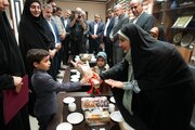 ببینید | تجلیل وزیر راه و شهرسازی از خانواده‌های معظم شهدا در بوشهر