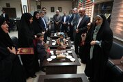 ببینید | تجلیل وزیر راه و شهرسازی از خانواده‌های معظم شهدا در بوشهر