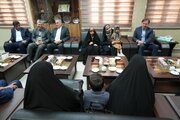 ببینید | تجلیل وزیر راه و شهرسازی از خانواده‌های معظم شهدا در بوشهر