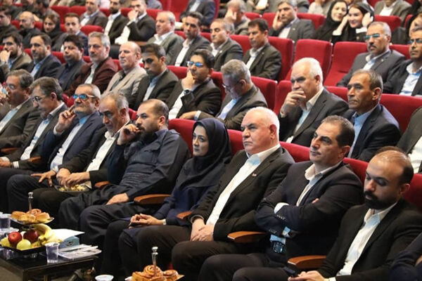 آیین تجلیل از صنعتگران، معدنکاران و پیشکسوتان