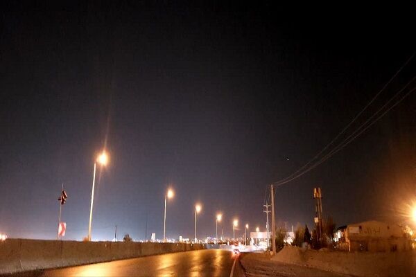 نگهداری و تعمیر تاسیسات روشنایی در محورهای مواصلاتی استان سمنان به طول ۱۳۰ کیلومتر  للللل.jpg