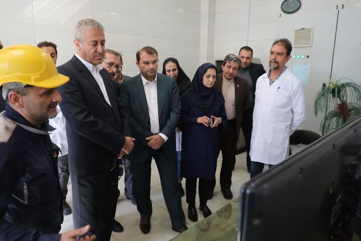 بازدید معاون وزیر و رییس مرکز تحقیقات وزارت راه و شهرسازی از واحد تولیدی قیر ارومیه