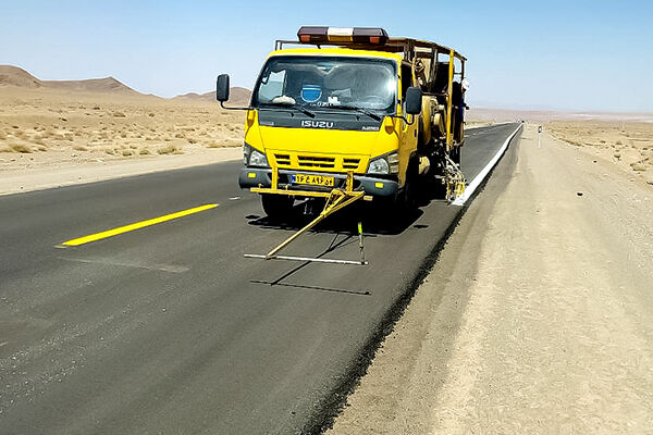 اجرای ۳۲۵۰ کیلومتر خط‌کشی و بیش از ۵۴ هزار متر شیار لرزاننده در یزد