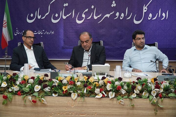 بررسی و پایش پروژه‌های طرح نهضت ملی مسکن و جوانی جمعیت