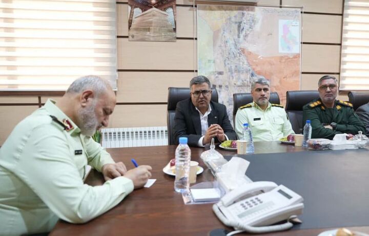 دیدار مدیرکل فرودگاههای سیستان و بلوچستان با فرمانده انتظامی  به مناسبت هفته فراجا