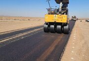 آغاز اجرای عملیات آسفالت راه روستایی قوامیه بخش دیهوک در خراسان جنوبی