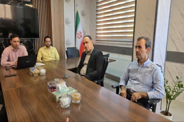 بازدید و نظارت معاون دفتر حمل‌ونقل کالا بر عملکرد شرکت‌های حمل‌ونقل کالای چهارمحال و بختیاری