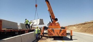 اجرای ۶.۵ کیلومتر حفاظ بتنی و سیستم روشنایی در گردنه گرمک رزن استان همدان