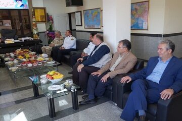 گزارش تصویری //دیدار مدیرکل راهداری و حمل‌ونقل جاده‌ای آذربایجان غربی با فرمانده مرزبانی استان به مناسبت هفته نیروی انتظامی