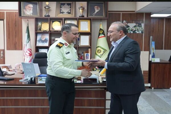 ببینید| تجلیل مدیرکل راه و شهرسازی آذربایجان غربی از مجاهدان نظم و امنیت