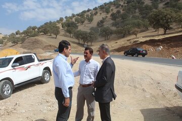 بازدید مدیرکل راه وشهرسازی استان ایلام از محور ملکشاهی.JPG