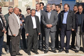 ببینید : حضور علی نبیان معاون وزیر راه و شهرسازی و مدیرعامل سازمان ملی زمین و مسکن در جلسه شورای مسکن و آغاز عملیات اجرایی پروژه مشارکتی اردبیل