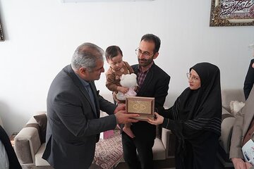 ببینید: افتتاح ۴۶۰ واحد مسکونی در اردبیل با حضور علی نبیان معاون وزیر راه و شهرسازی و مدیرعامل سازمان ملی زمین و مسکن و هیئت همراه