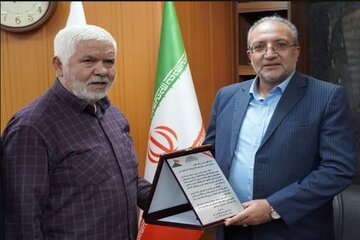 ببینید | تجلیل موکب رزمندگان ثارالله ارومیه از مدیر کل راهداری وحمل ونقل جاده ای آذربایجان غربی