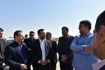 بازدید مسئولان استان سمنان از اراضی نهضت ملی مسکن شهرستان سرخه