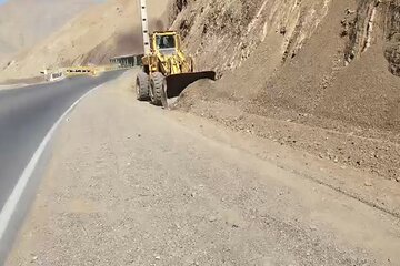 ویدیو | شانه سازی حاشیه راه محور کرج کندوان محدوده کندوان