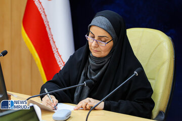 فرزانه صادق مالواجرد وزیر نوشتن امضا