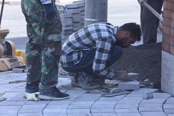 اخذ ۲۴ فقره سند تک‌برگ برای مسکن مهر کارکنان نیروی انتظامی در شادگان خوزستان