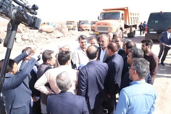بازدید نمایندگان مجلس از عملیات اجرایی ساخت باند فرودگاه بینالمللی قم قم