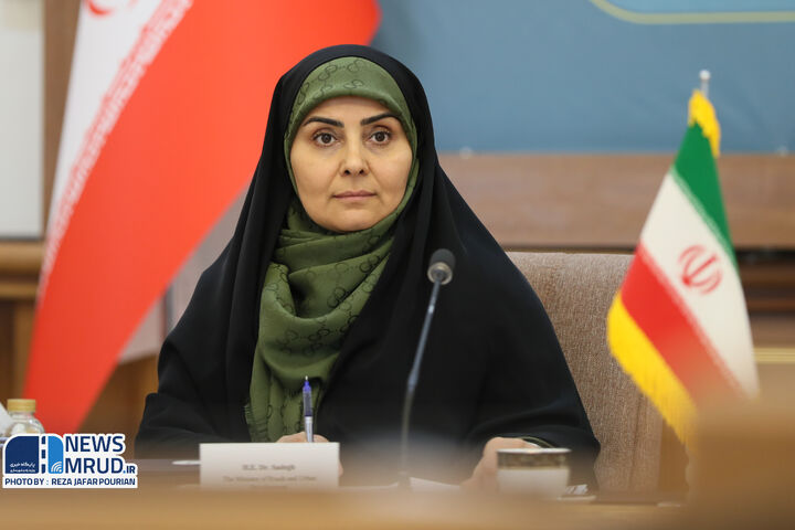 فرزانه صادق مالواجرد وزیر پرتره بین الملل