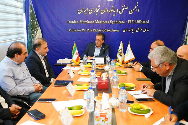 گفتگوی مدیرعامل سازمان بنادر و دریانوردی با اعضای انجمن صنفی دریانوردان انجمن دریانوردان