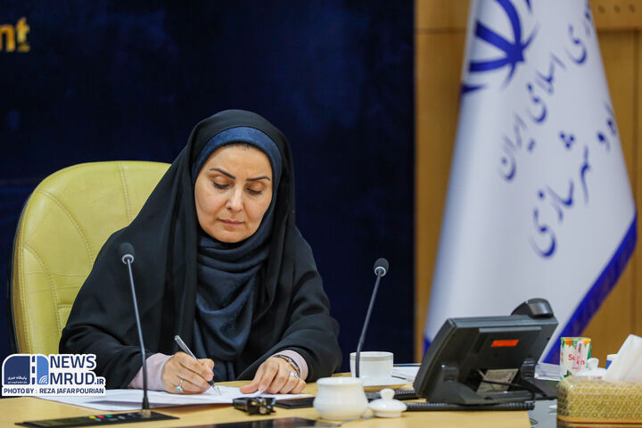 فرزانه صادق وزیر نوشتن امضا