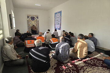 برگزاری دوره آموزشی آشنایی با معارف و شیوه های فرهنگ سازی نماز در سفر ویژه رانندگان مسافربری لرستان