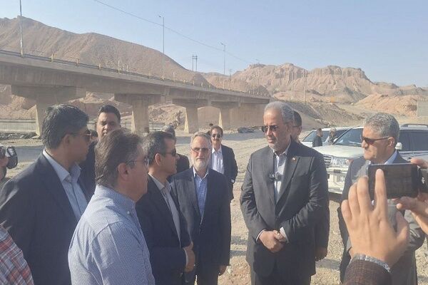 ببینید| بازدید استاندار و مدیر کل راه و شهرسازی سیستان و بلوچستان از عملیات ساخت پل حرمک(۱)