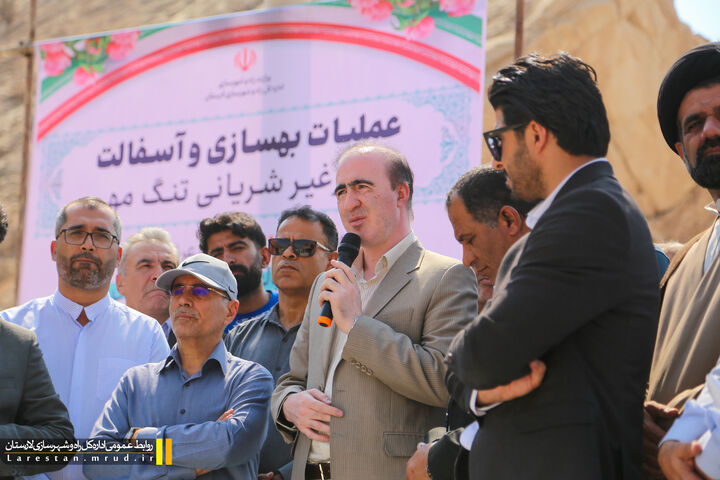 کلنگزنی بهسازی فاز سوم محور تنگ مهر با اعتباری افزون بر ۲۲۴ میلیارد ریال در شهرستان مهر آیین شروع بهسازی فاز سوم محور غیر شریانی تنگ مهر با اعتباری افزون بر ۲۲۴ میلیارد ریال با حضور مسئولان برگزار شد