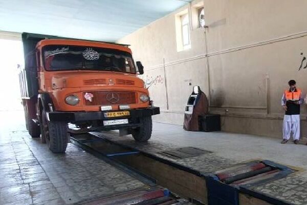 مراجعه بیش از ۳۱۰۰۰ ناوگان حمل و نقل سنگین به مراکز معاینه فنی سیستان و بلوچستان معاینه فنی سیستان و بلوچستان