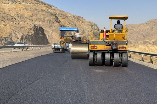 ویدیو | عملیات بهسازی و روکش آسفالت آزادراه قزوین – رشت