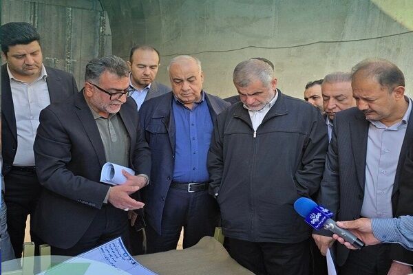 بازدید معاون وزیر راه و نایب رئیس مجلس از راه آهن گل‌گهر-شیراز
