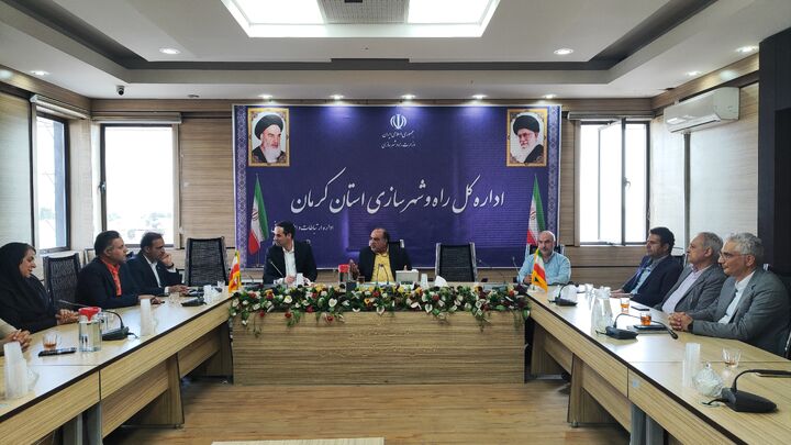 نشست هم‌اندیشی مدیرکل راه و شهرسازی استان کرمان با اعضای هیئت‌مدیره نظام مهندسی ساختمان