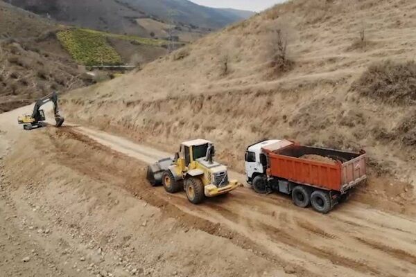 ویدئو| عملیات اجرایی بهسازی و احداث آسفالت محور روستایی لنگر - گودالی سلاخ در شهرستان بجنورد بهسازی