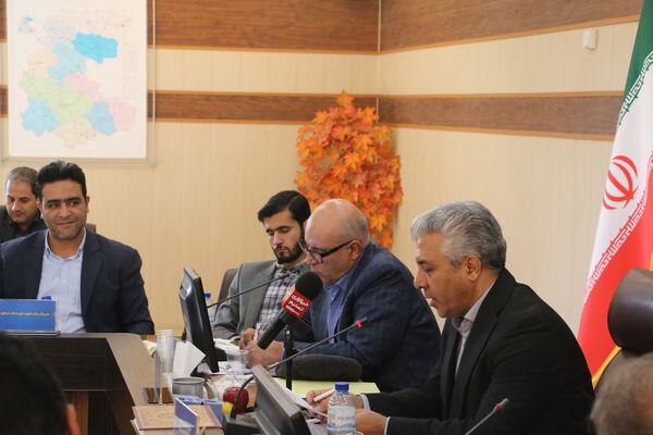 نشست خبری  معاون هماهنگی امور عمرانی استانداری مرکزی و مدیران کل ستادی و اجرایی مرتبط